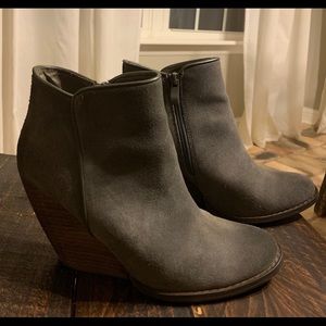 Very Volatile Bryanne Charcoal Bootie